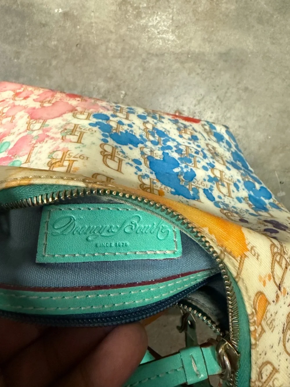 Color-Splash Shoulder Bag with Turquoise Trim